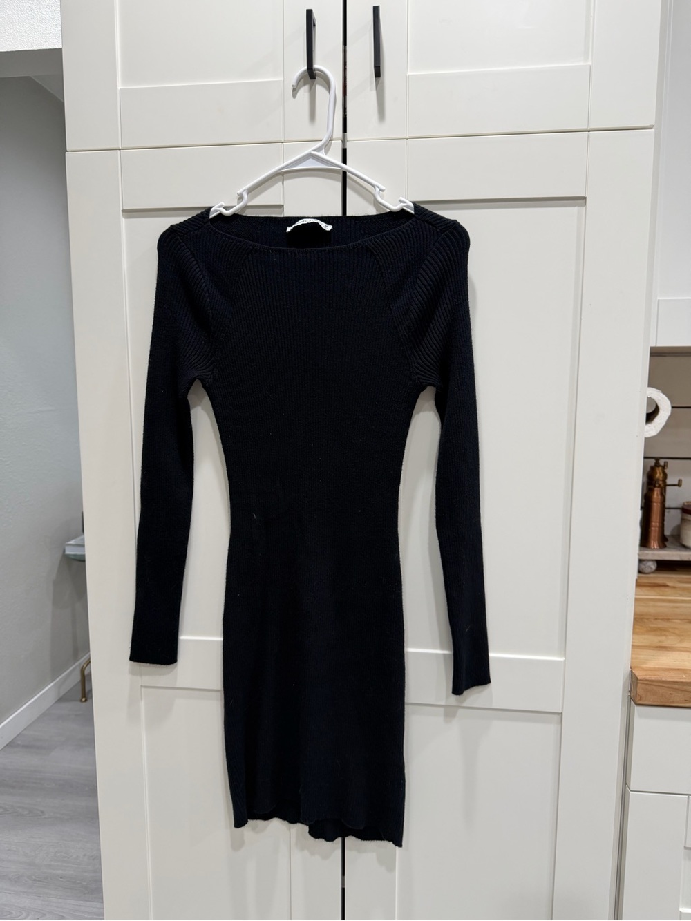 Women’s Black Abercrombie & Fitch ribbed dress size medium